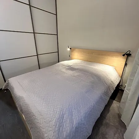 Cozy Next To Center