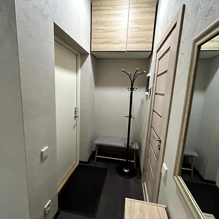 Cozy Next To Center شقة